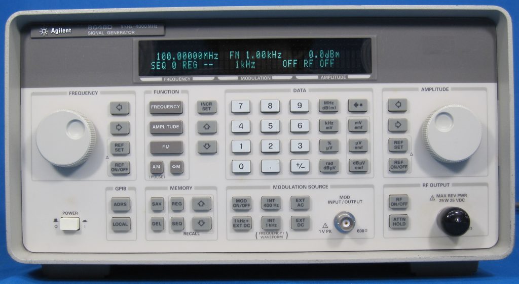 標準信号発生器 8648D